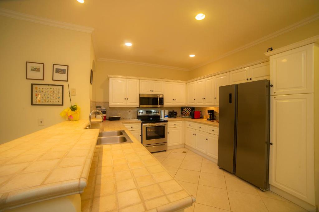 Nice 2 bedr Colina 1F in Los Suenos by Stay in CR photo 4