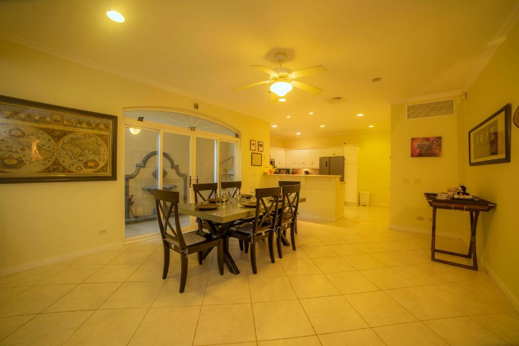 Nice 2 bedr Colina 1F in Los Suenos by Stay in CR photo 3