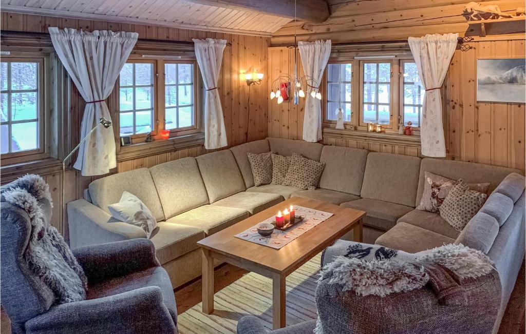 Beautiful Home In Elg With 5 Bedrooms photo 2