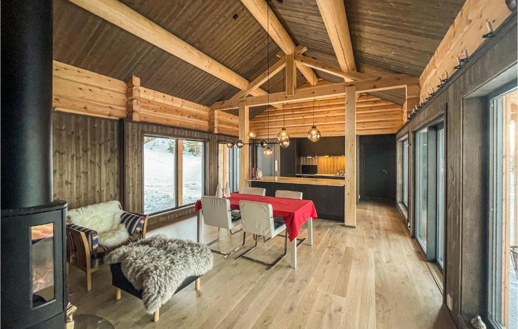 Amazing Home In yer With Wifi And 4 Bedrooms photo 1