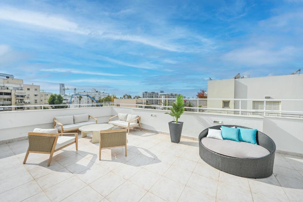 Lovely Penthouse by HolyGuest photo 2
