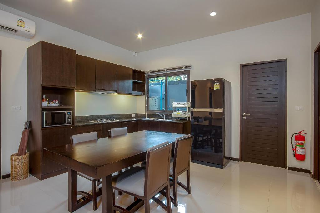 Three Bedroom Onyx Villa Nai Harn photo 1