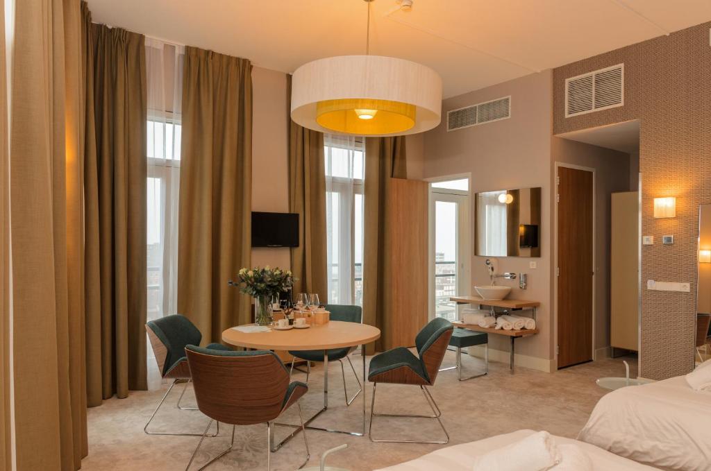 Семейный (Семейный номер Делюкс, вид на сад), Amadi Panorama Hotel
