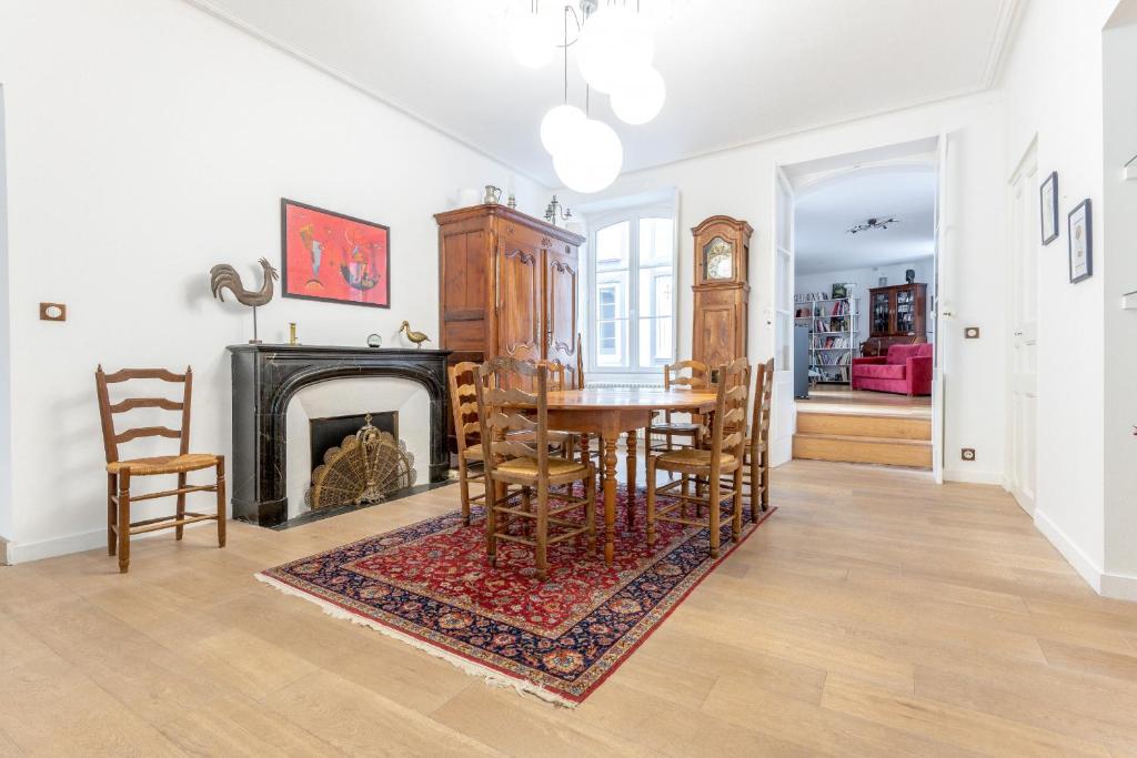 Grand appartement familial en plein centre photo 2