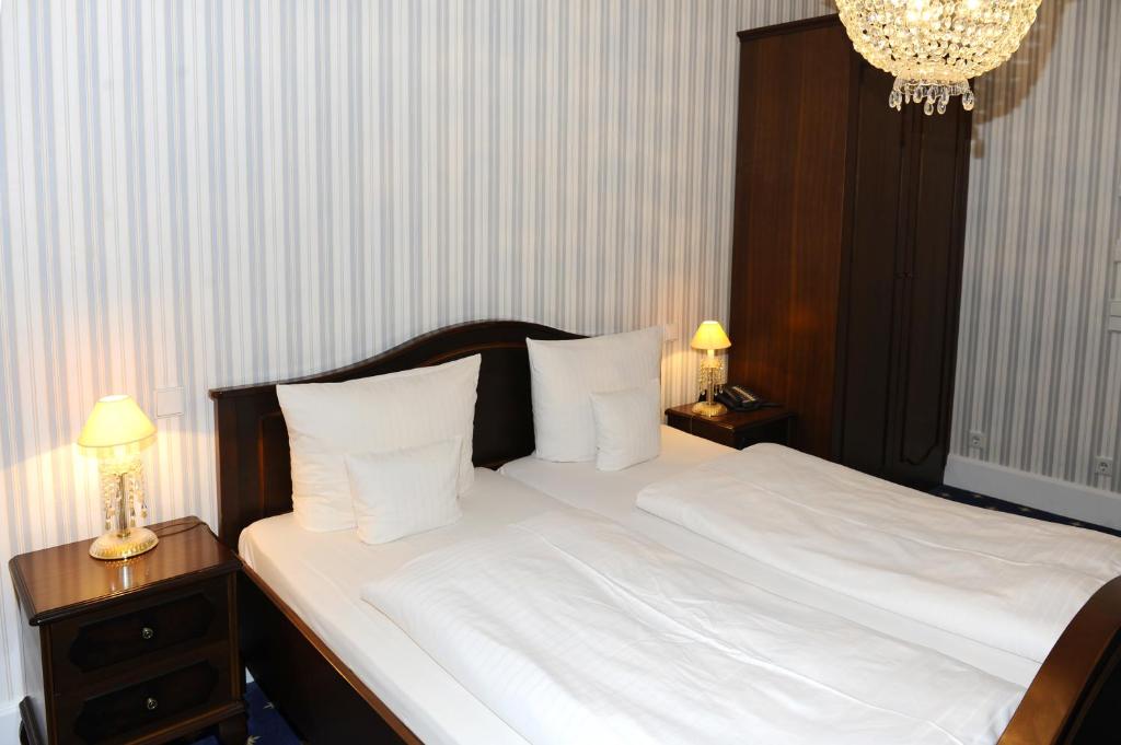 Двухместный (Улучшенный двухместный номер с 1 кроватью), HELIOPARK Bad Hotel Zum Hirsch
