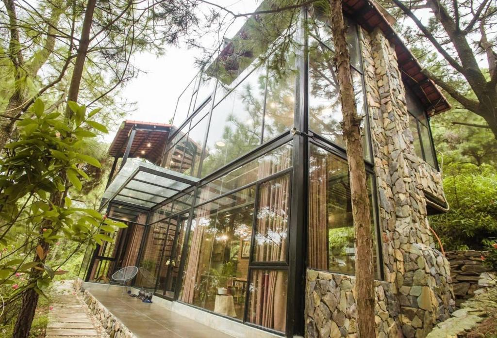 The Moonlight Villa - Venue Travel