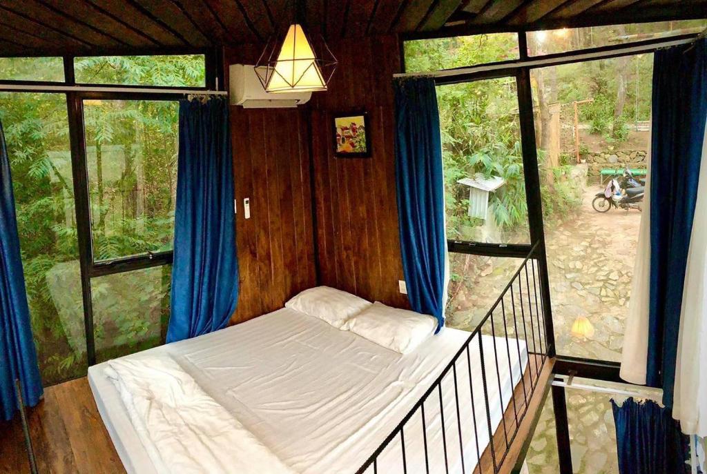 The Moonlight Villa - Venue Travel