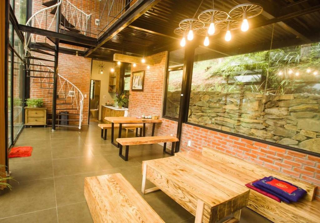 The Moonlight Villa - Venue Travel