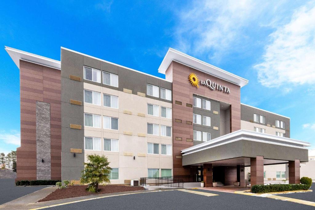 La Quinta Inn by Wyndham Lynnwood image