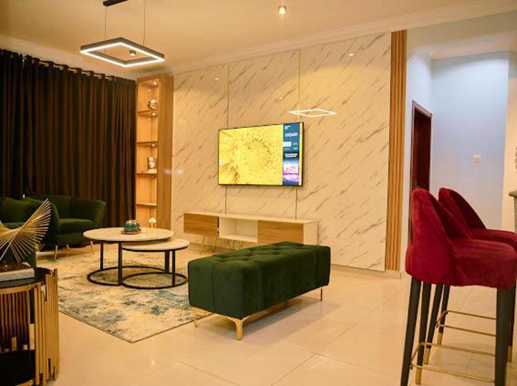 Stunning 3-Bed Apartment in osapa lekki