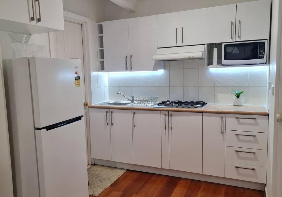 2 BR Home close to Melb Airport photo 2