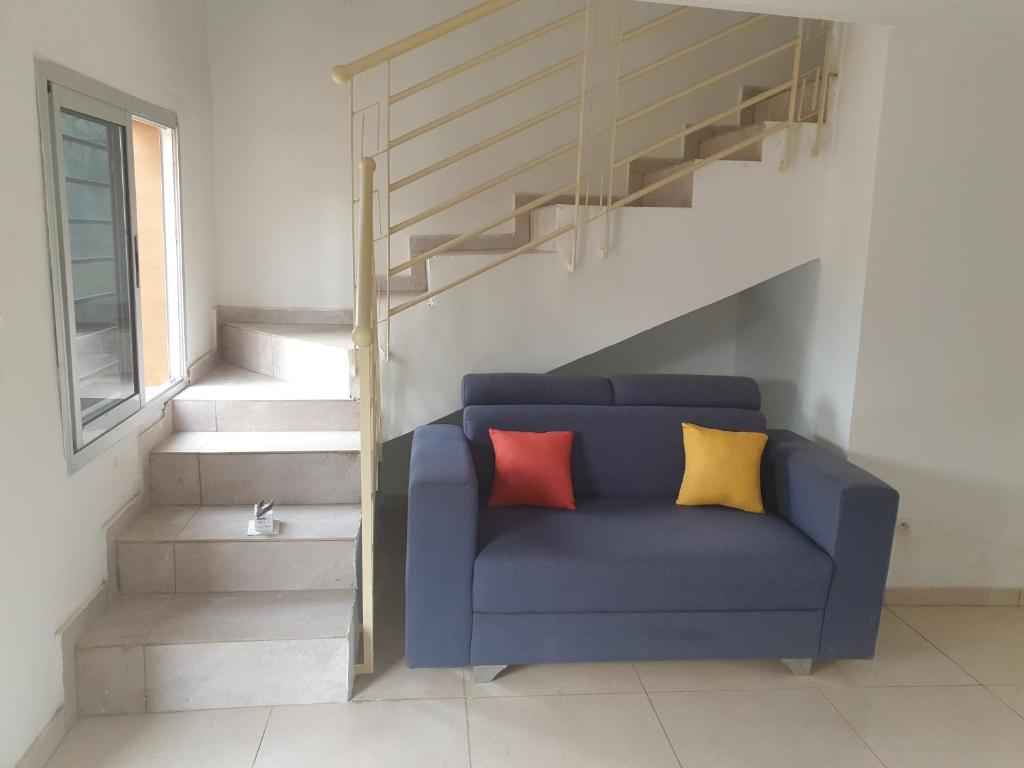 Lovely 1-Bed duplex house photo 3
