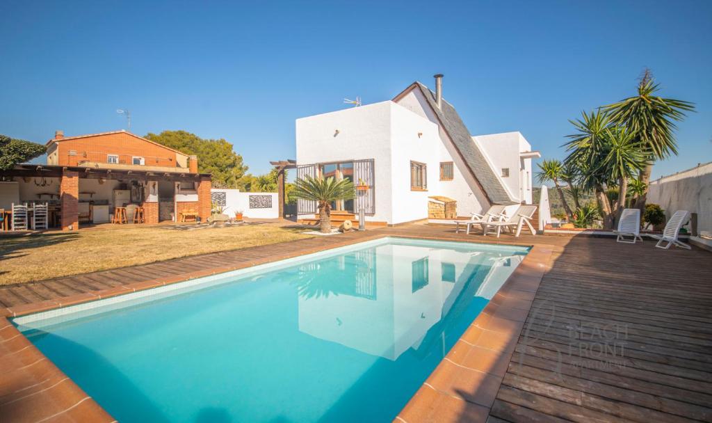 R138 Casa Jessy con gran jardin, piscina y AC