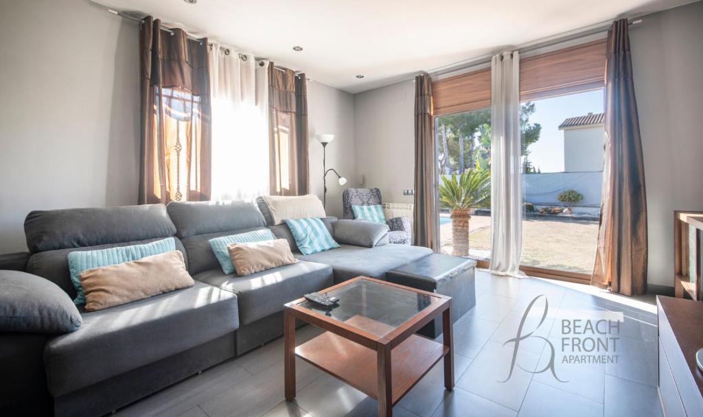 R138 Casa Jessy con gran jardin, piscina y AC photo 3