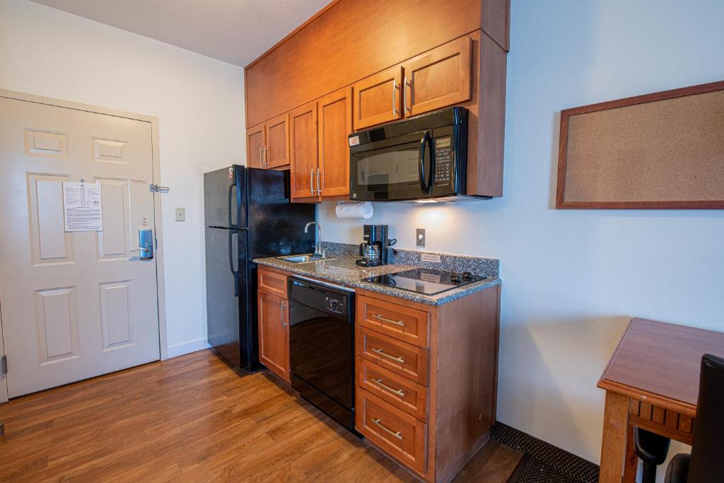 Candlewood Suites New Iberia, an IHG Hotel photo 4
