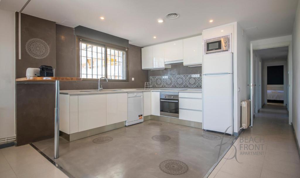 R139 Beachfront apartment Guillem photo 3