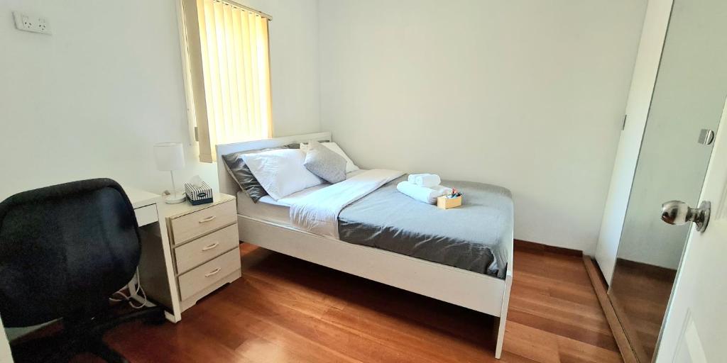Nice room close to Melb Airport photo 2