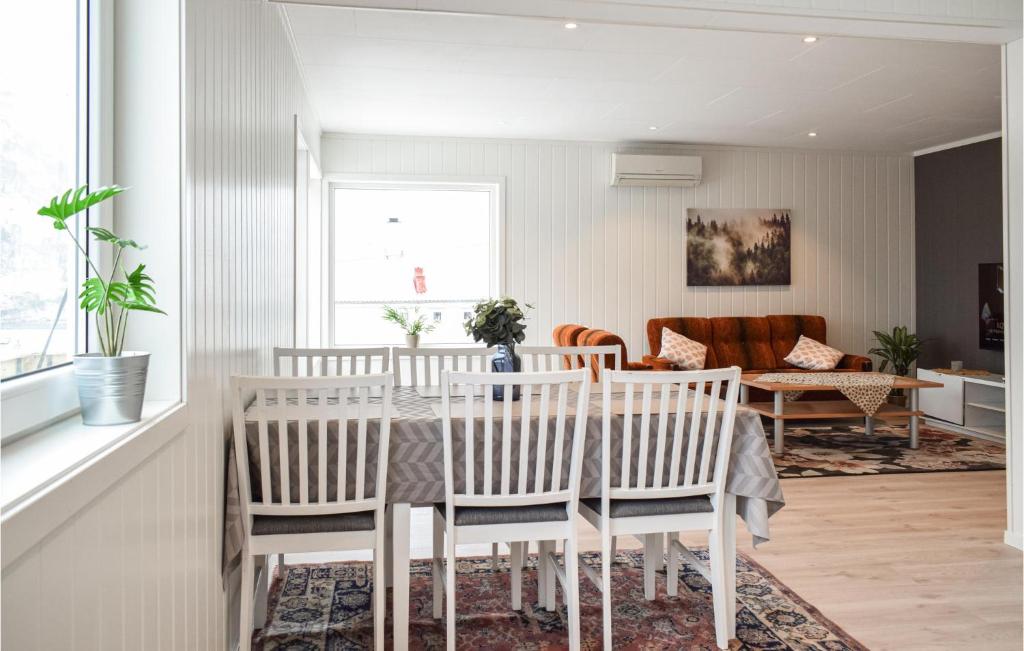Amazing Apartment In rdalstangen With Wifi And 2 Bedrooms photo 3