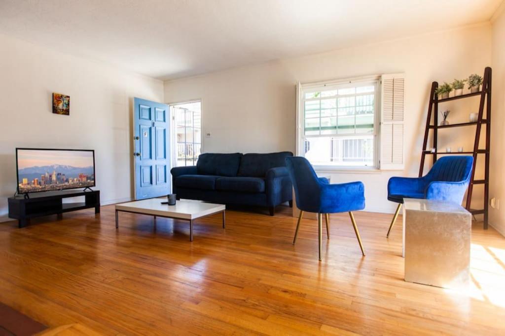 Spacious 2 Bedroom unit With Fireplace F image