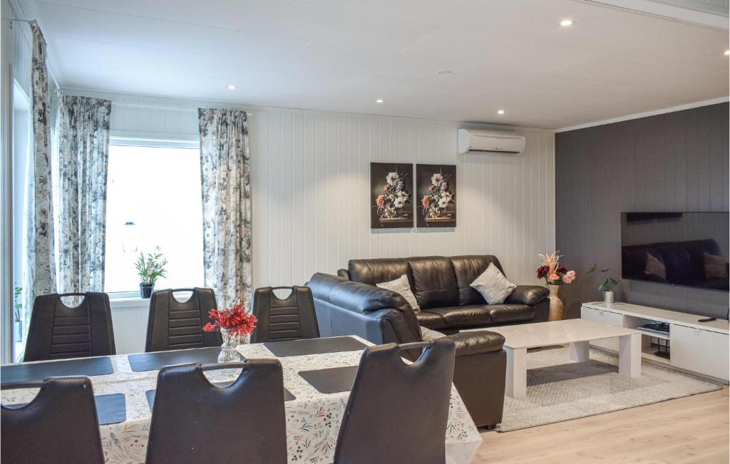 Nice Apartment In rdalstangen With Wifi And 2 Bedrooms photo 3