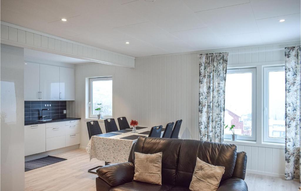 Nice Apartment In rdalstangen With Wifi And 2 Bedrooms photo 4
