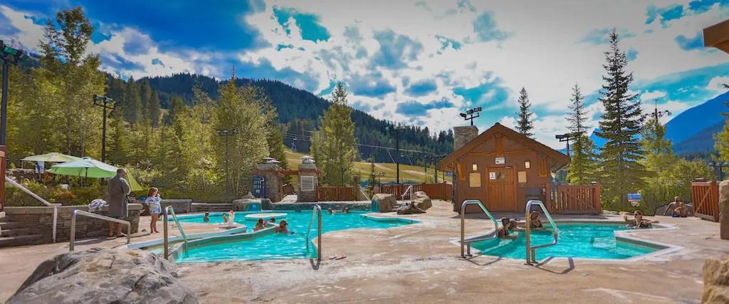 Hearthstone Townhomes by FantasticStay photo 1