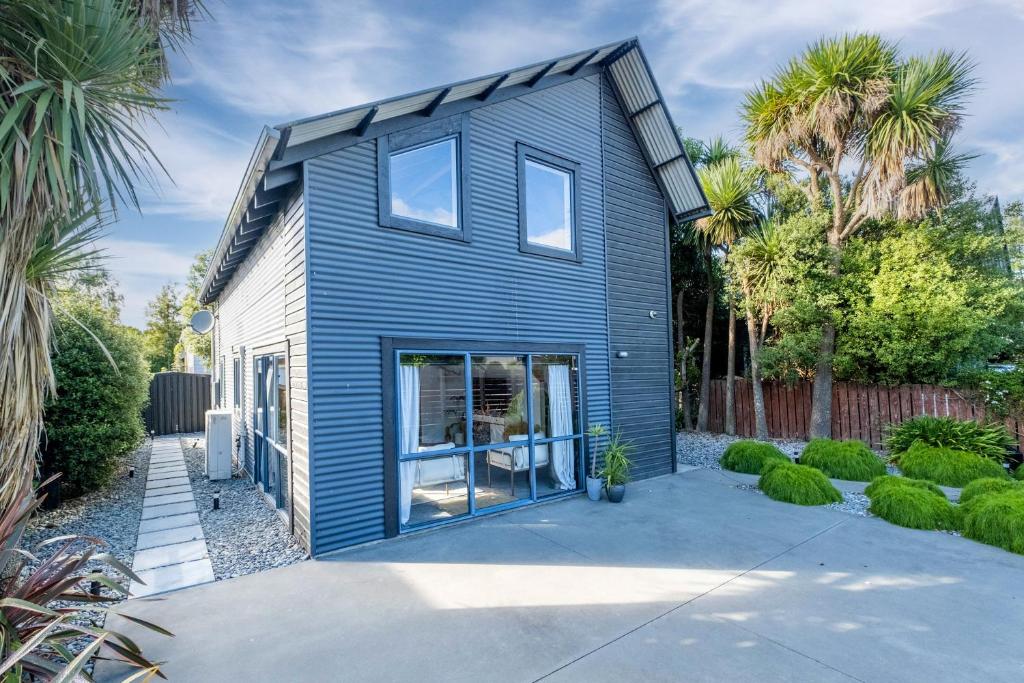 Little Black Chalet Methven photo 1