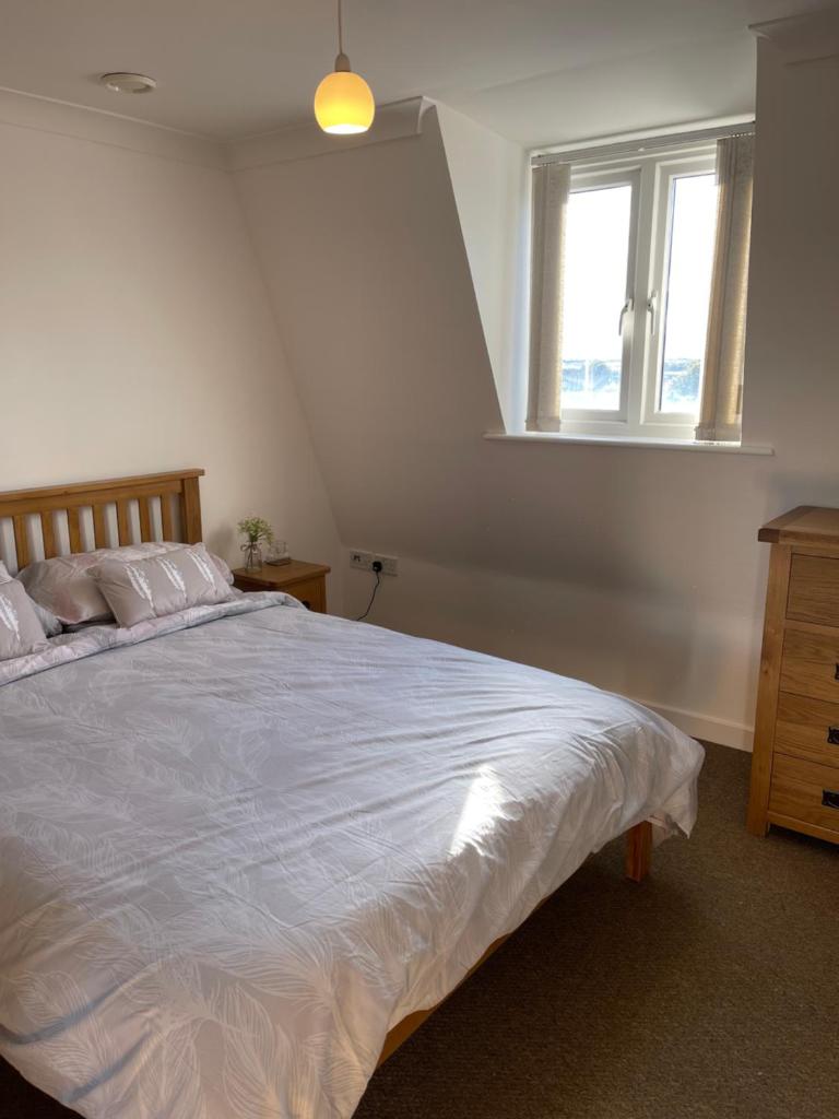 Lovely, Sleeps 6, 2 Baths, Riverside Views, Parking, Great Yarmouth, Haven Bridge - Tap to explore photos