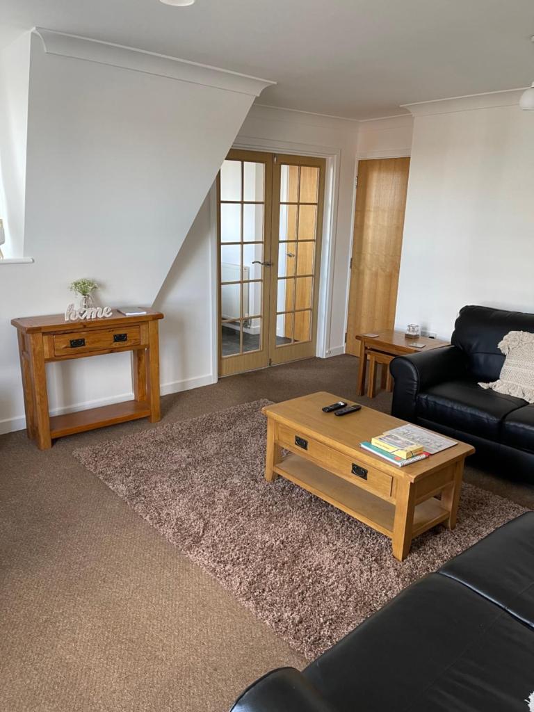 Lovely, Sleeps 6, 2 Baths, Riverside Views, Parking, Great Yarmouth, Haven Bridge - Tap to explore photos