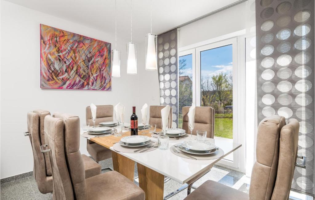 Amazing Home In Kastav With 3 Bedrooms And Wifi photo 4