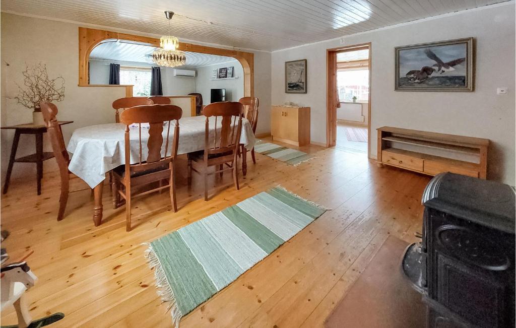 Amazing Home In Lnsboda With Wifi And 3 Bedrooms photo 4
