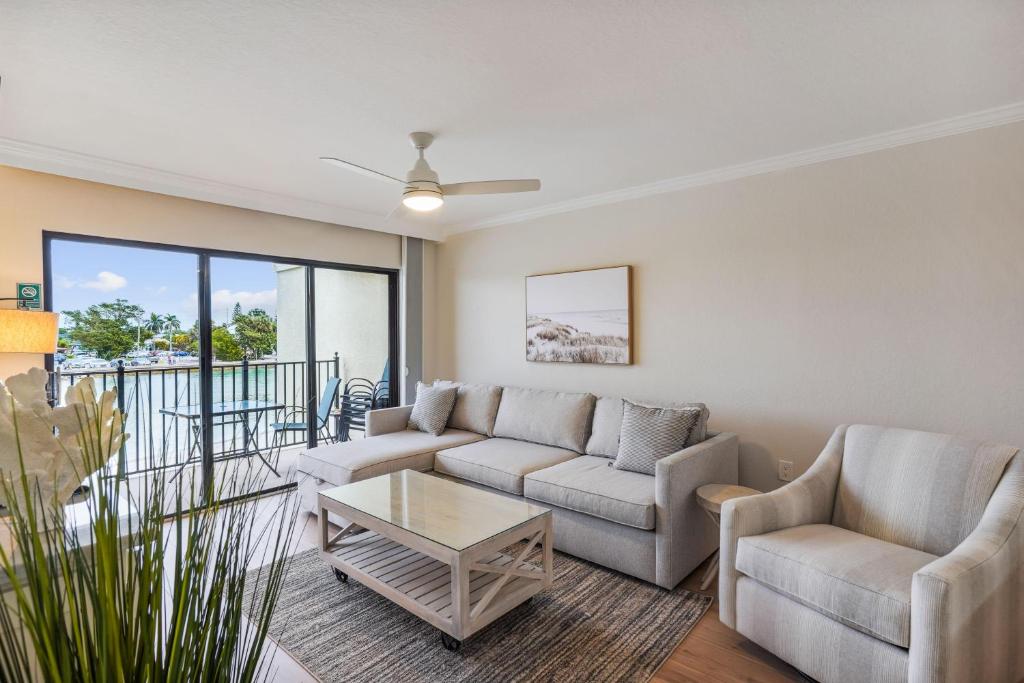 Land's End 4-204 Bay Front - Premier image