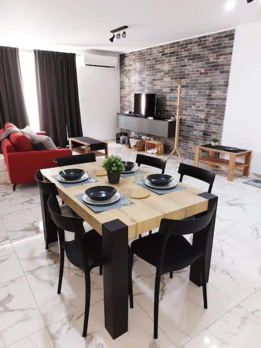 2 Bedroom Apartment in San Gwann