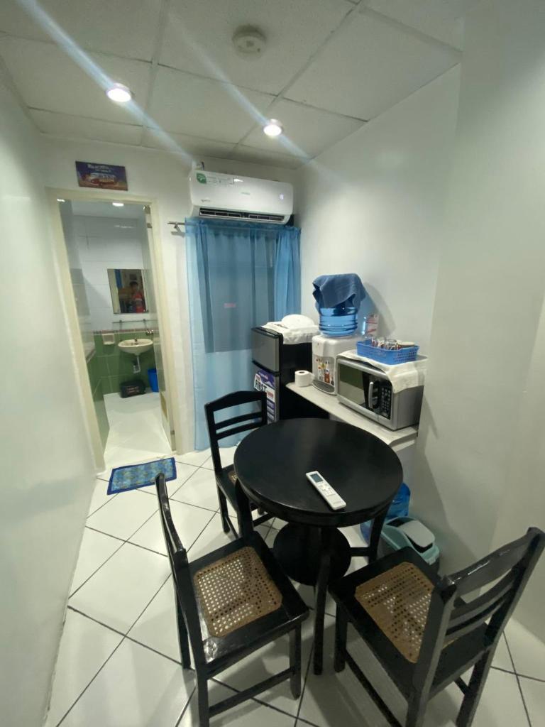 ROMY'S PLACE - ENTIRE 2ND FLOOR APARTMENT, Bantay