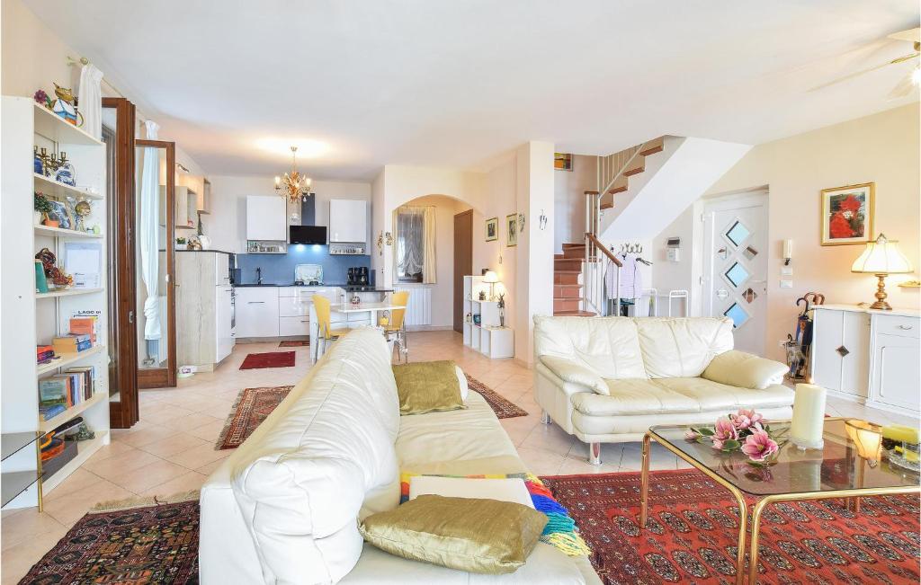 Beautiful Home In Lazise With 3 Bedrooms, Wifi And Outdoor Swimming Pool photo 2