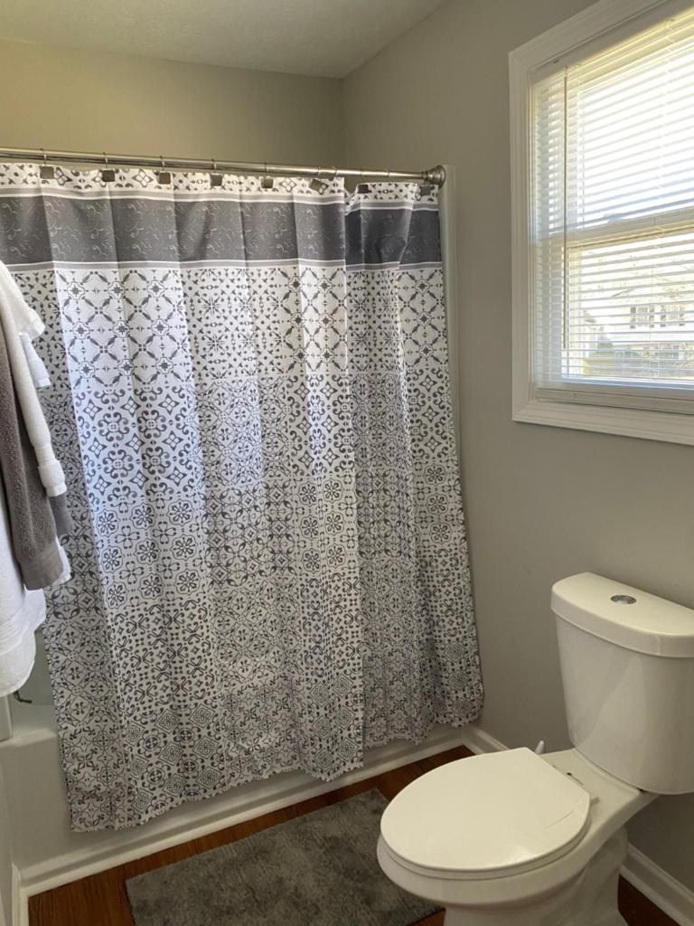 Hiker's Retreat modern 3 bedroom home with 2 baths photo 1