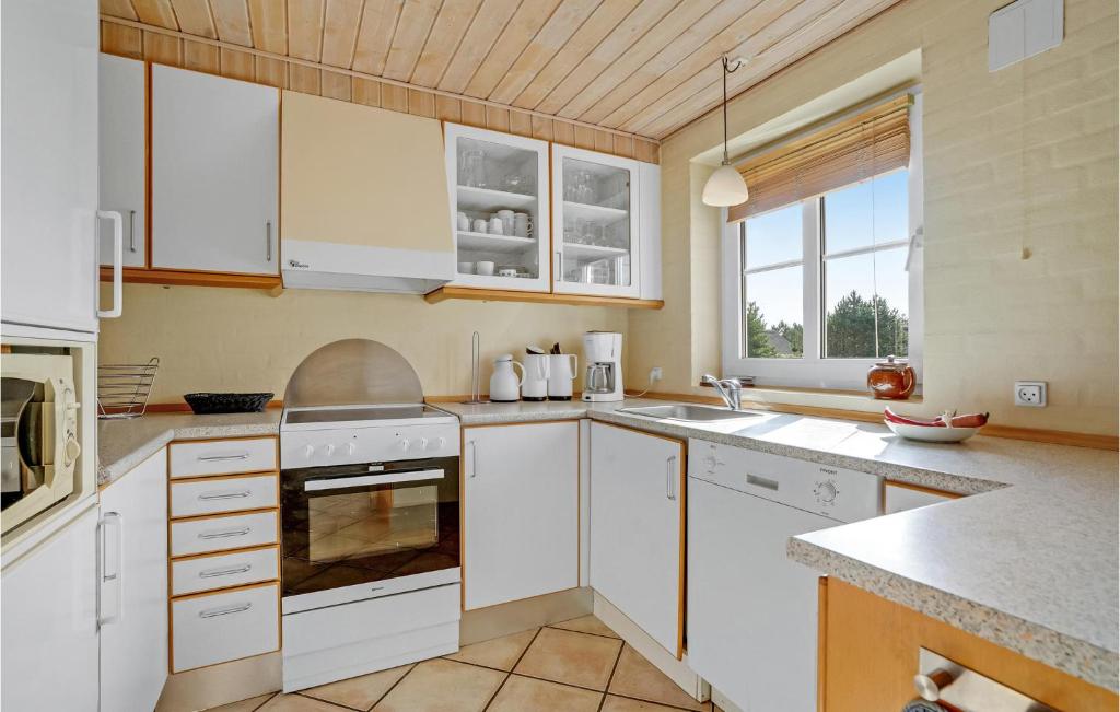 Awesome Home In Blvand With 5 Bedrooms, Sauna And Wifi photo 1