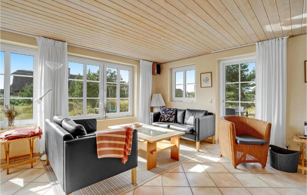 Awesome Home In Blvand With 5 Bedrooms, Sauna And Wifi photo 2