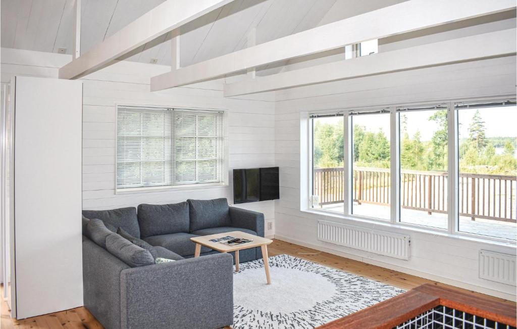 Amazing Home In Unnaryd With 3 Bedrooms And Wifi photo 1