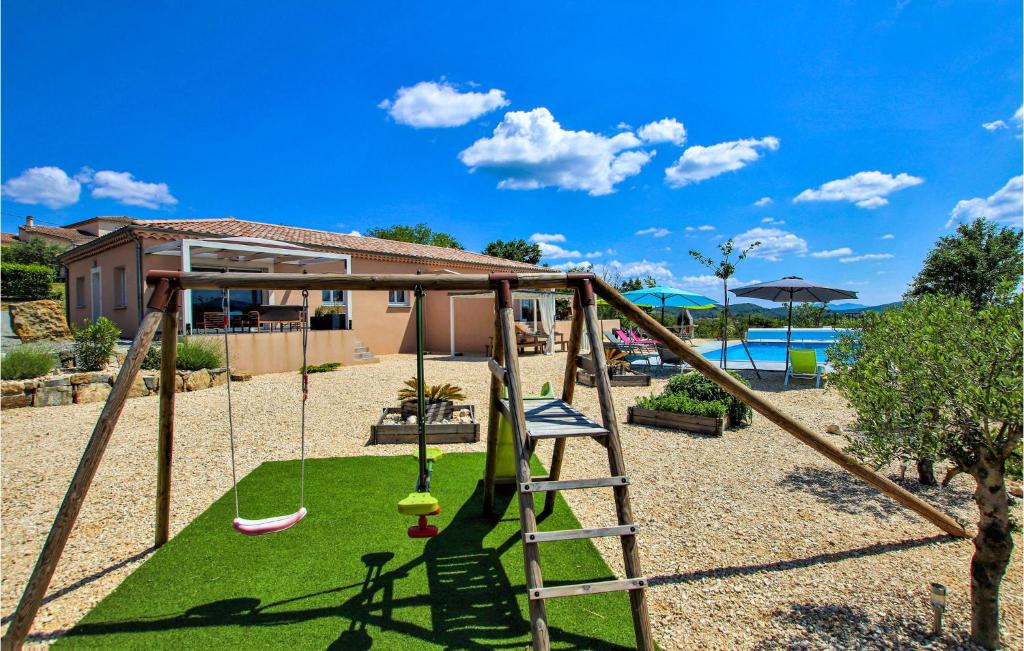 Stunning Home In Saint Sernin With 6 Bedrooms, Wifi And Private Swimming Pool photo 2