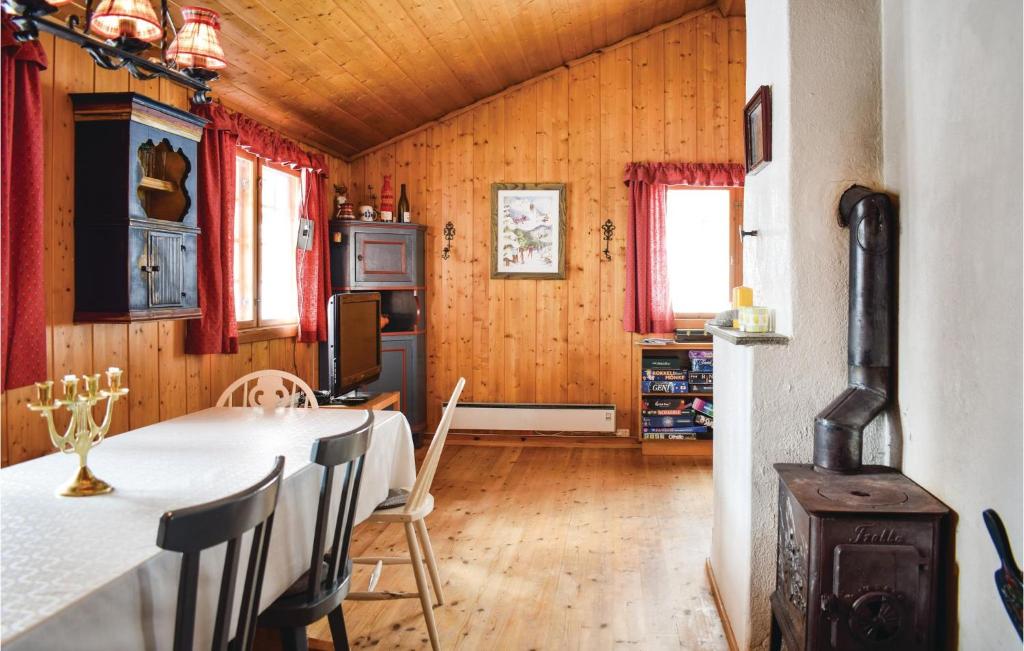Nice Home In Noresund With 5 Bedrooms And Sauna photo 2