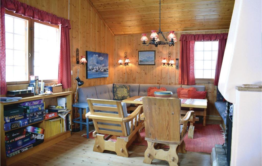 Nice Home In Noresund With 5 Bedrooms And Sauna photo 4