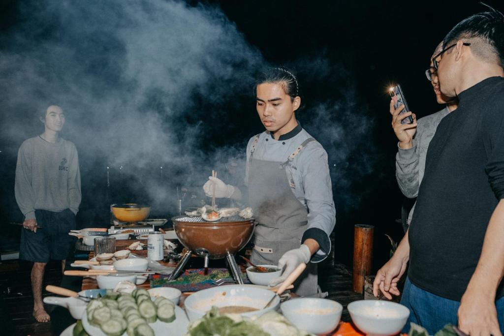 Lan Ha Floating Homestay