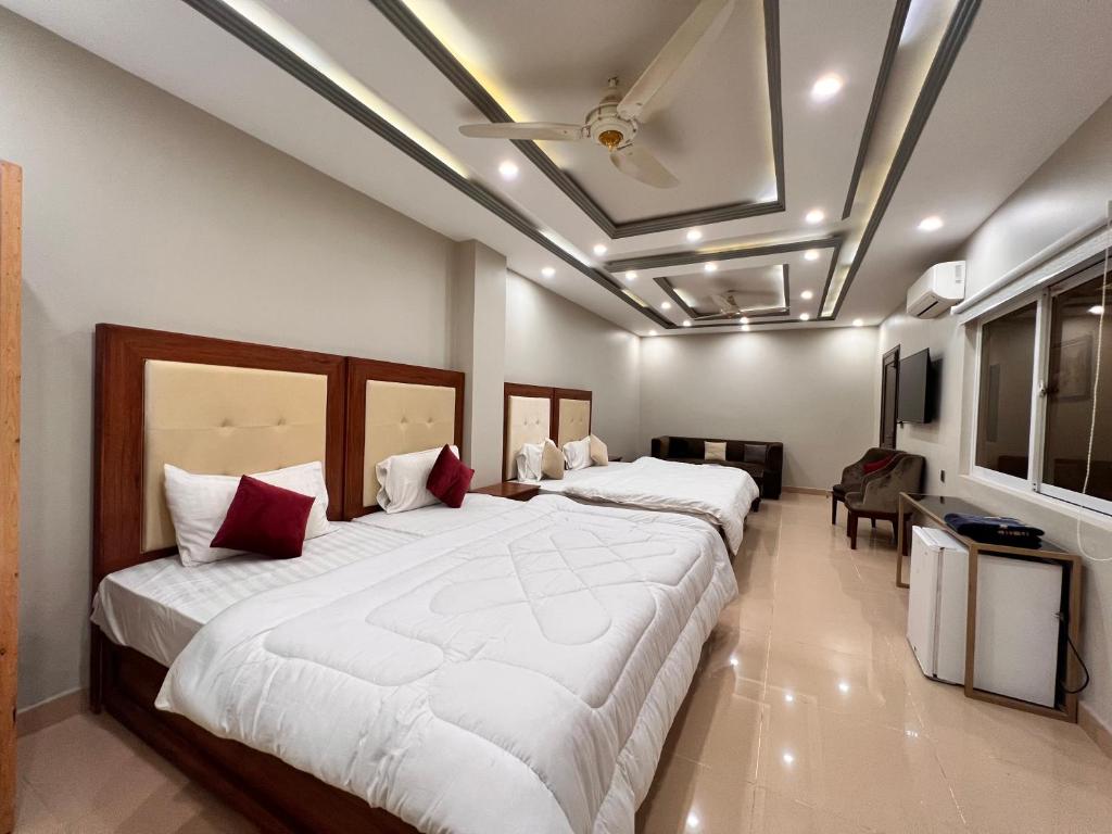 Grand Luxury Hotel Multan photo 1