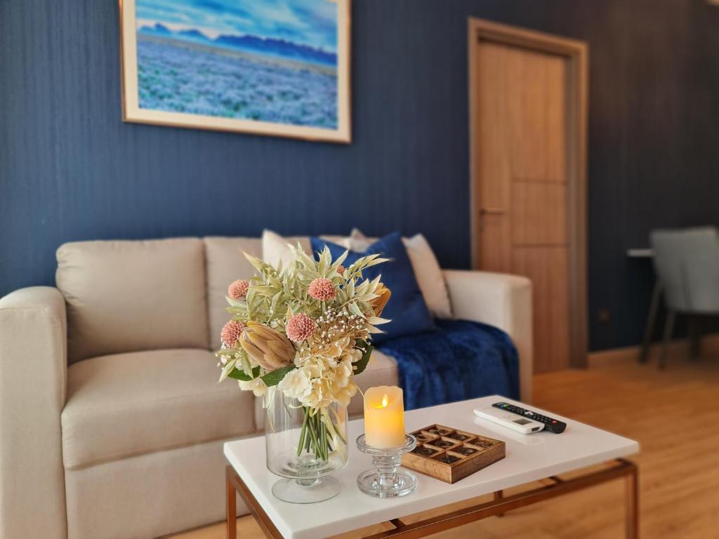 Astra Sky River Luxury Perfect For 5 People - Tap to explore photos