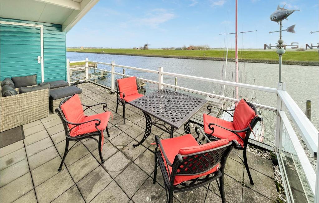 Nice Home In Workum With Wifi And 2 Bedrooms photo 3