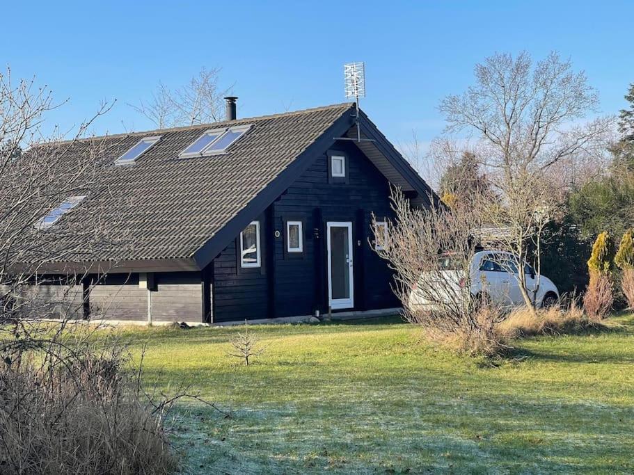 Hyggeligt og lyst feriehus nær stranden i Klint photo 2