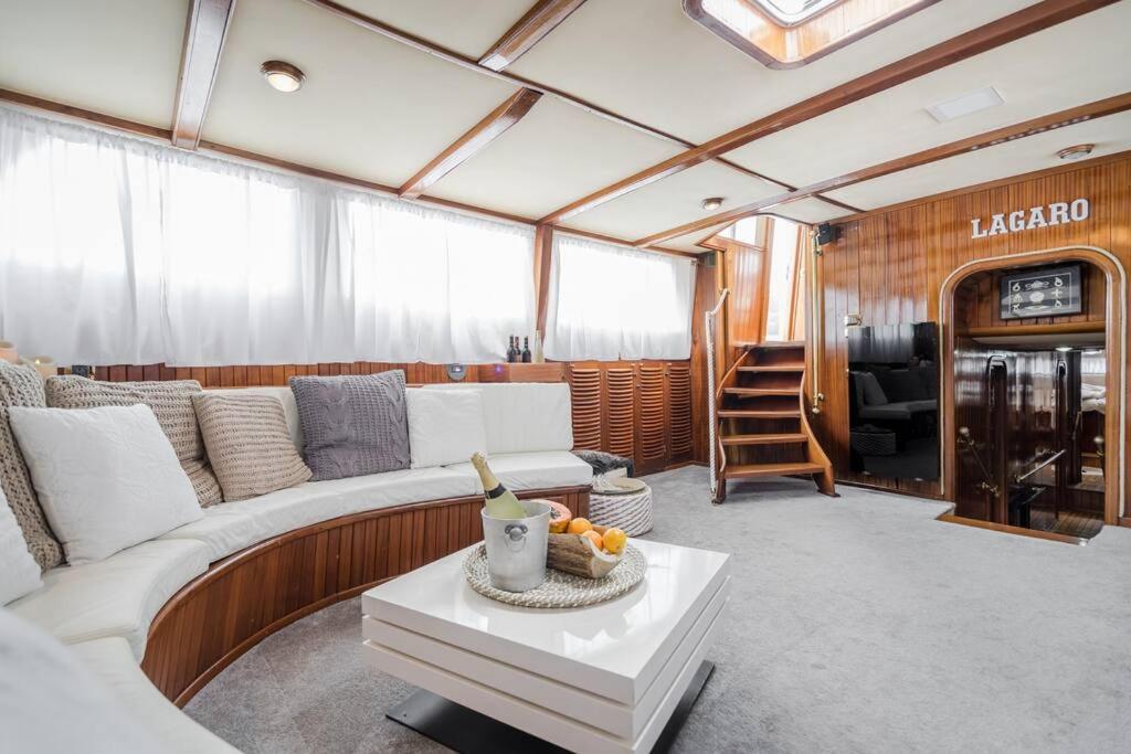 Spacious 24Meters Long Yacht Lagaro / 5 Cabins photo 4