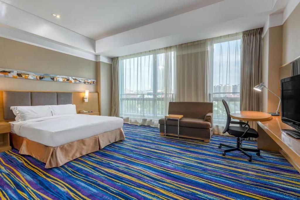 Holiday Inn Express Tianjin Heping, an IHG Hotel photo 3