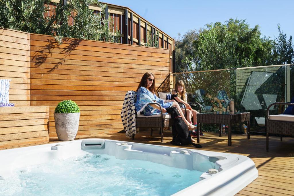 Nelson By The Sea - Spa Retreat